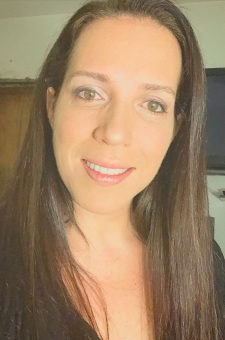 Foto Seiyuu Maria Cláudia Cardoso