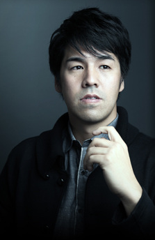 Foto Yoshitoshi Shinomiya