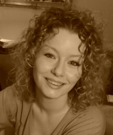 Foto Seiyuu Marielle Ostrowski