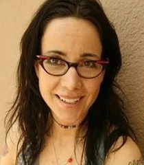 Foto Seiyuu Suzanne Goldish