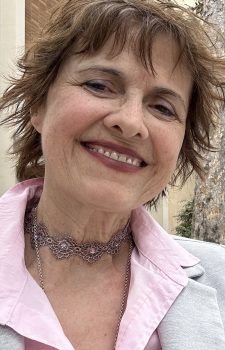 Foto Seiyuu Terri Hawkes