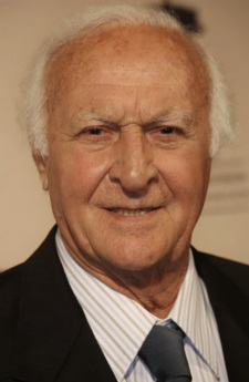 Foto Seiyuu Robert Loggia