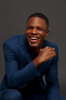 Foto Seiyuu Malcolm Farrell