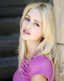 Foto Seiyuu Michelle Molineux