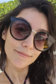 Foto Seiyuu Adriana Albuquerque