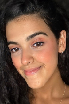 Foto Seiyuu Nina Medeiros