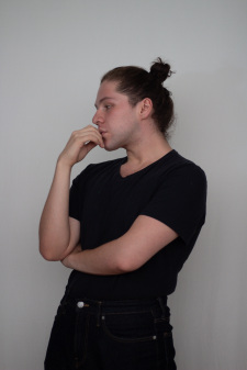 Foto Seiyuu Carlos Ramos