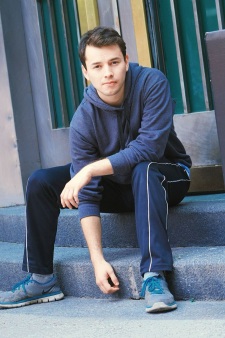 Foto Seiyuu Enrique Cárdenas