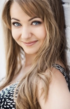 Foto Seiyuu Katie Chapman