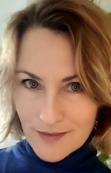 Foto Seiyuu Carrie Schiffler