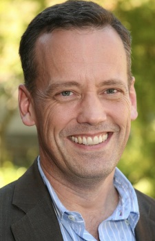 Foto Seiyuu Dee Bradley Baker