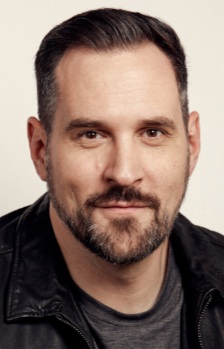 Foto Seiyuu Travis Willingham