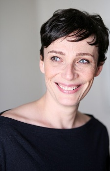 Foto Seiyuu Caroline Bourg