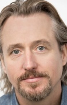 Foto Seiyuu Linus Roache