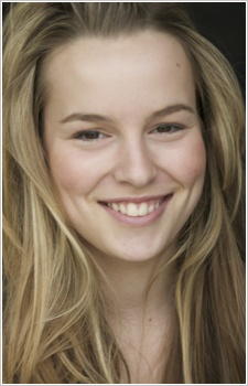 Foto Seiyuu Bridgit Mendler