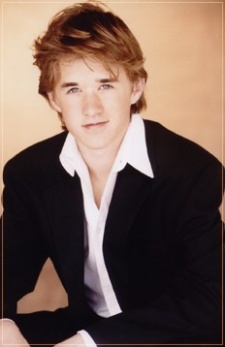 Foto Seiyuu Haley Joel Osment