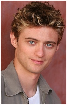 Foto Seiyuu Crispin Freeman