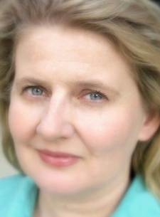 Foto Seiyuu Tamsin Hollo