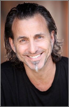 Foto Seiyuu James Murray