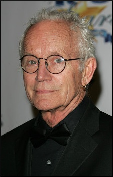 Foto Seiyuu Lance Henriksen
