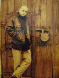 Foto Seiyuu Carlos Villegas