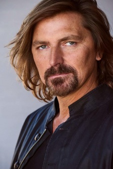 Foto Seiyuu Robin Atkin Downes