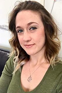 Foto Seiyuu Caitlyn Elizabeth