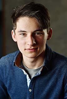 Foto Seiyuu Jared Gilmore