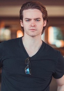 Foto Seiyuu Andrew Russell