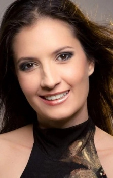 Foto Seiyuu Adriana Torres