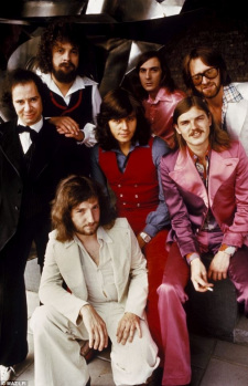 Foto Staf/Seiyuu Electric Light Orchestra