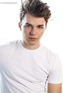 Foto Seiyuu Jacob Hopkins