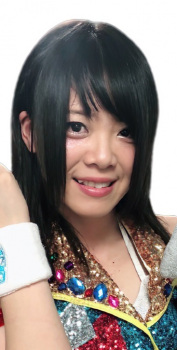 Foto Mayu Iwatani