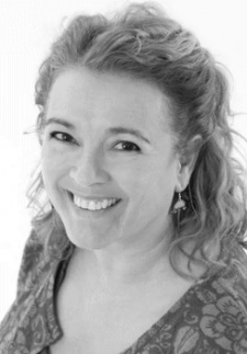 Foto Seiyuu Sophie Deschaumes