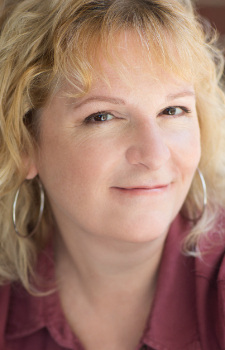 Foto Seiyuu Aline Pinsonneault