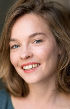 Foto Seiyuu Sarah Brannens