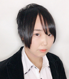 Foto Seiyuu Miku Ozaki