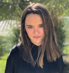 Foto Seiyuu Regina Carrillo