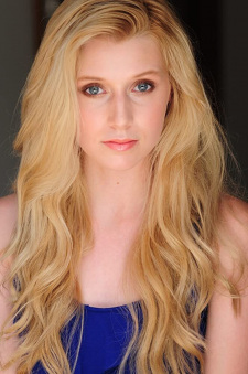 Foto Seiyuu Nicole Tompkins
