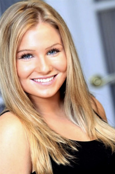 Foto Seiyuu Ashley Rose Orr