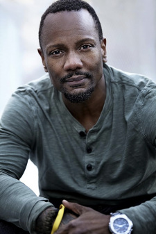 Foto Seiyuu Dennis Carnegie