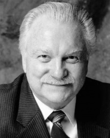 Foto Seiyuu Walter Massey