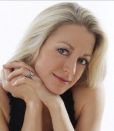 Foto Seiyuu Elia Nichols