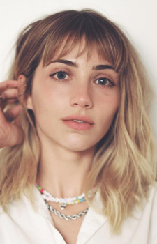 Foto Seiyuu Emily Rudd