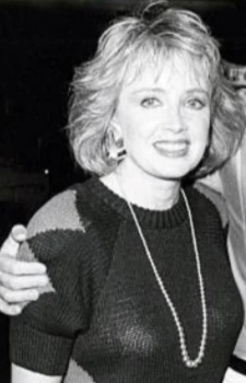 Foto Seiyuu Julie McWhirter