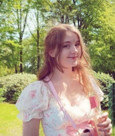 Foto Seiyuu Zoe Amelie Kretschmann