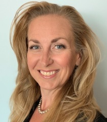 Foto Seiyuu Poppy Guloien