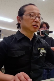 Foto Staf/Seiyuu Yukihiko Asaki