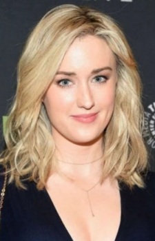 Foto Seiyuu Ashley Johnson