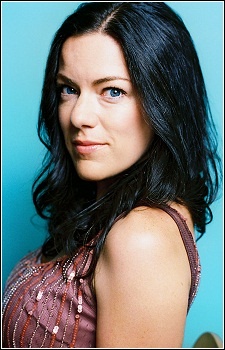 Foto Seiyuu Emilie-Claire Barlow